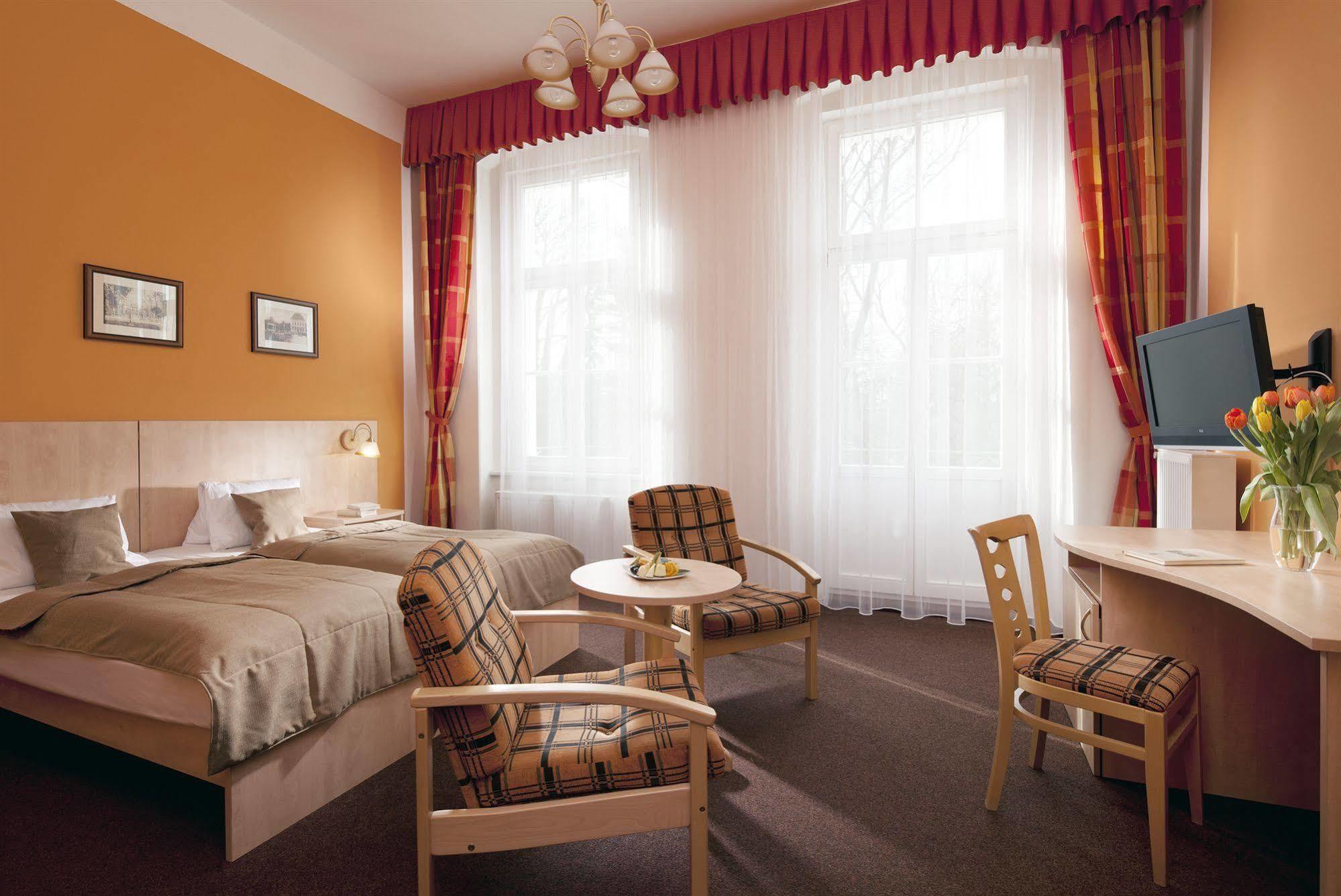 Hotel Metropol Frantiskovy Lazne Exterior photo
