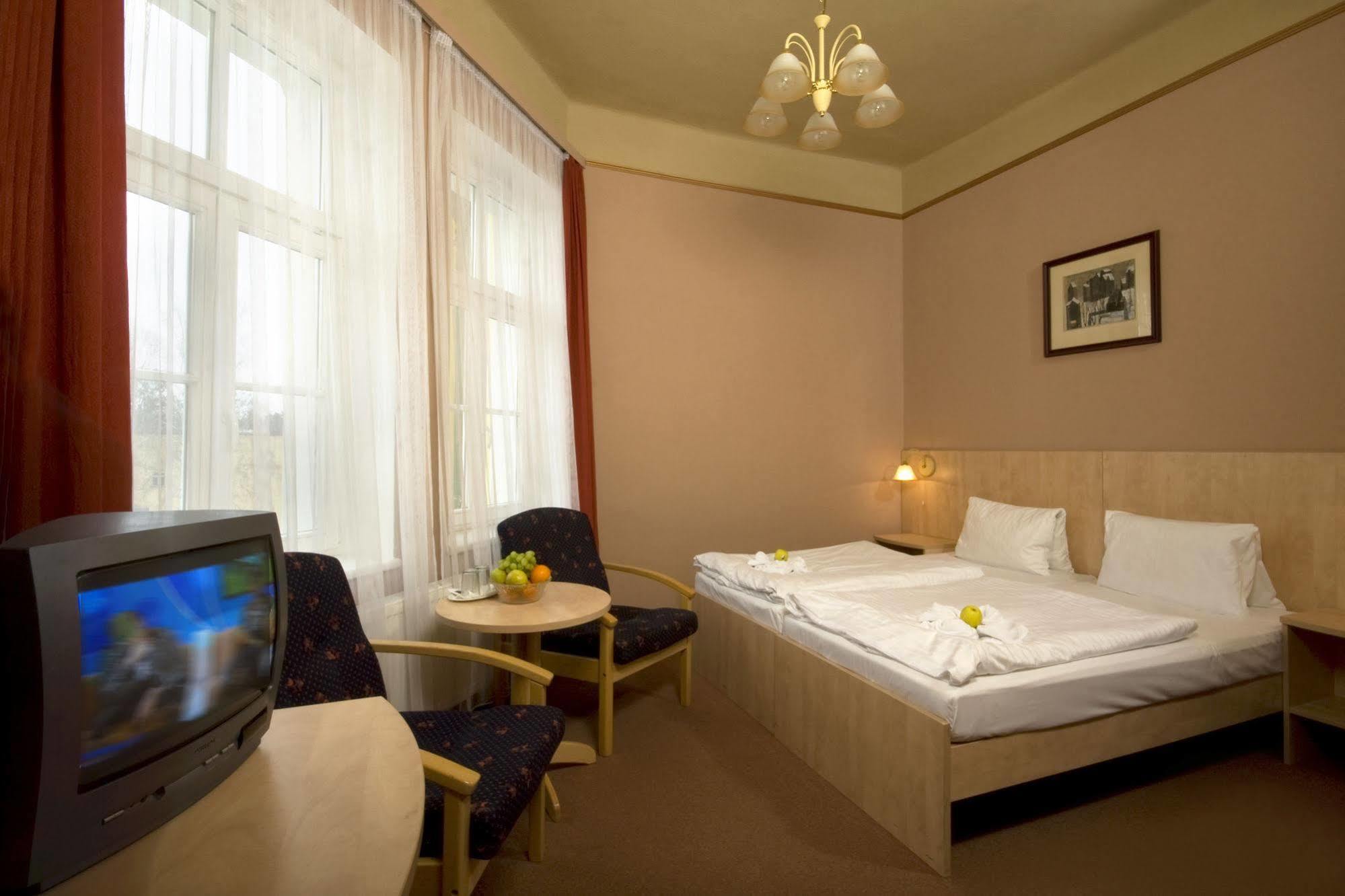 Hotel Metropol Frantiskovy Lazne Exterior photo