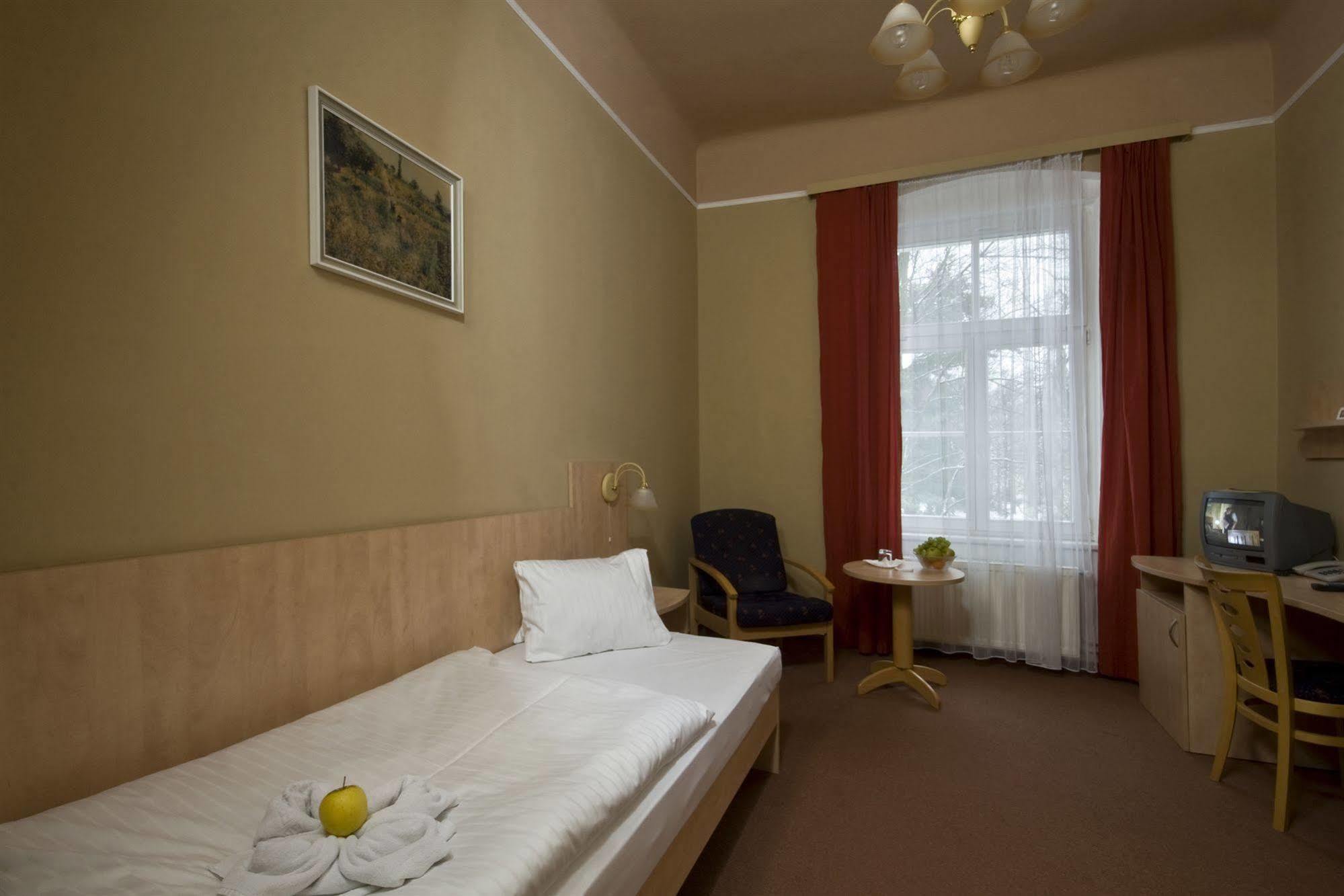 Hotel Metropol Frantiskovy Lazne Exterior photo