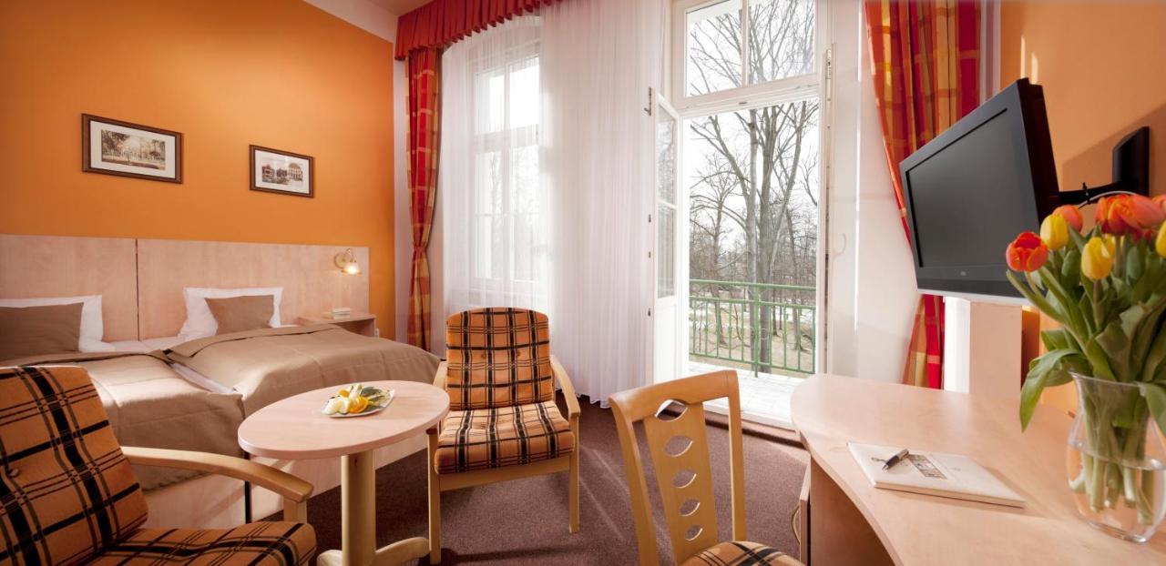 Hotel Metropol Frantiskovy Lazne Exterior photo